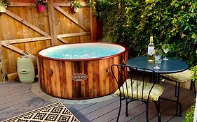 Elkstone Studio Private Hottub Pet Friendly